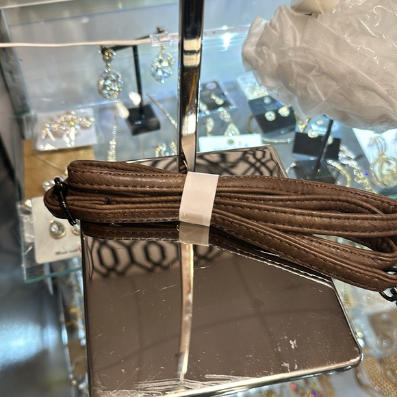 A Vegan animal print clutch with a shoulder strap - Picture 7 of 11